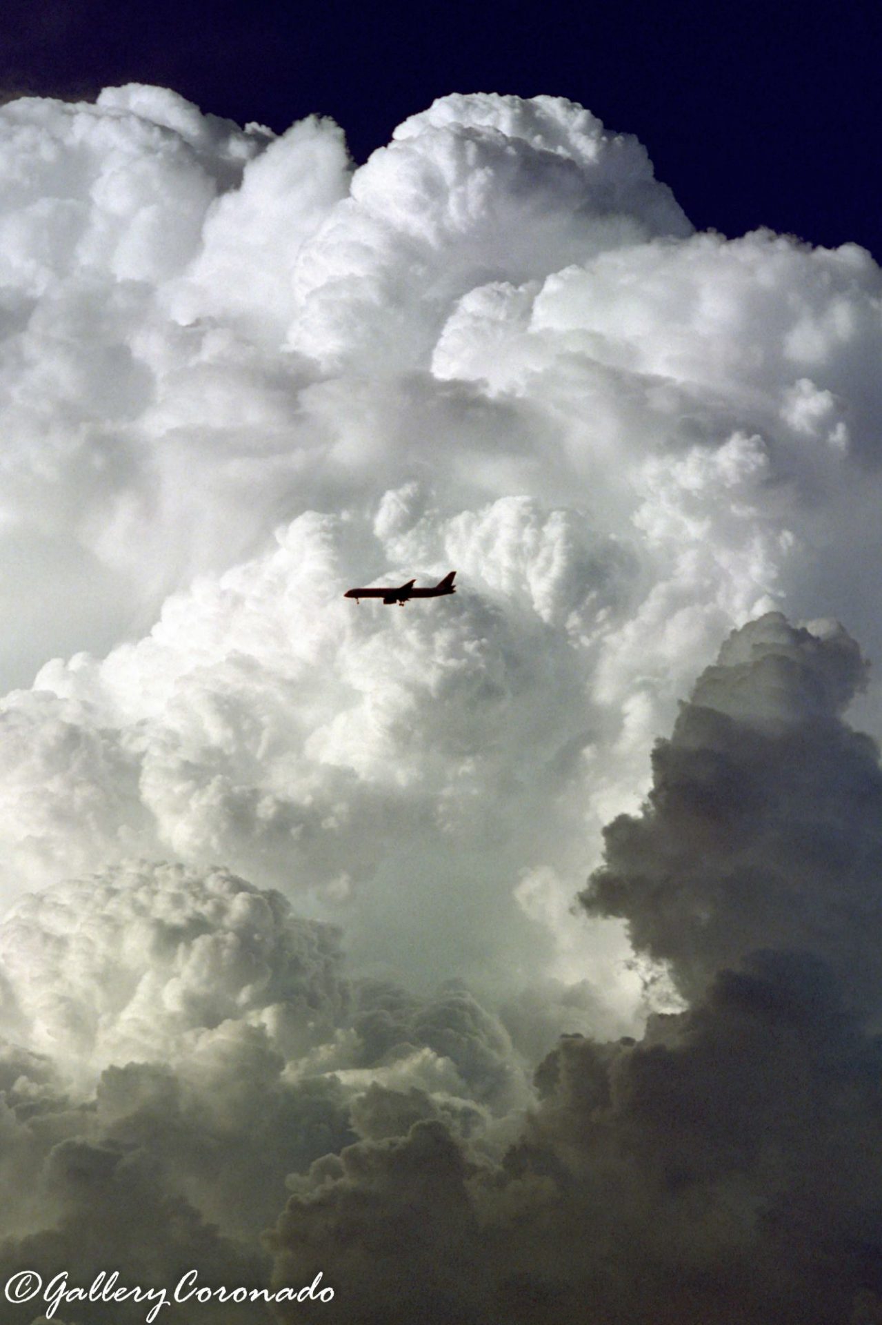 DD_Airplane_Ai_Monsoon_Clouds
