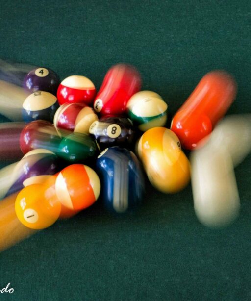 DD_pool balls left edge slow blur_crop-2sRGB cf
